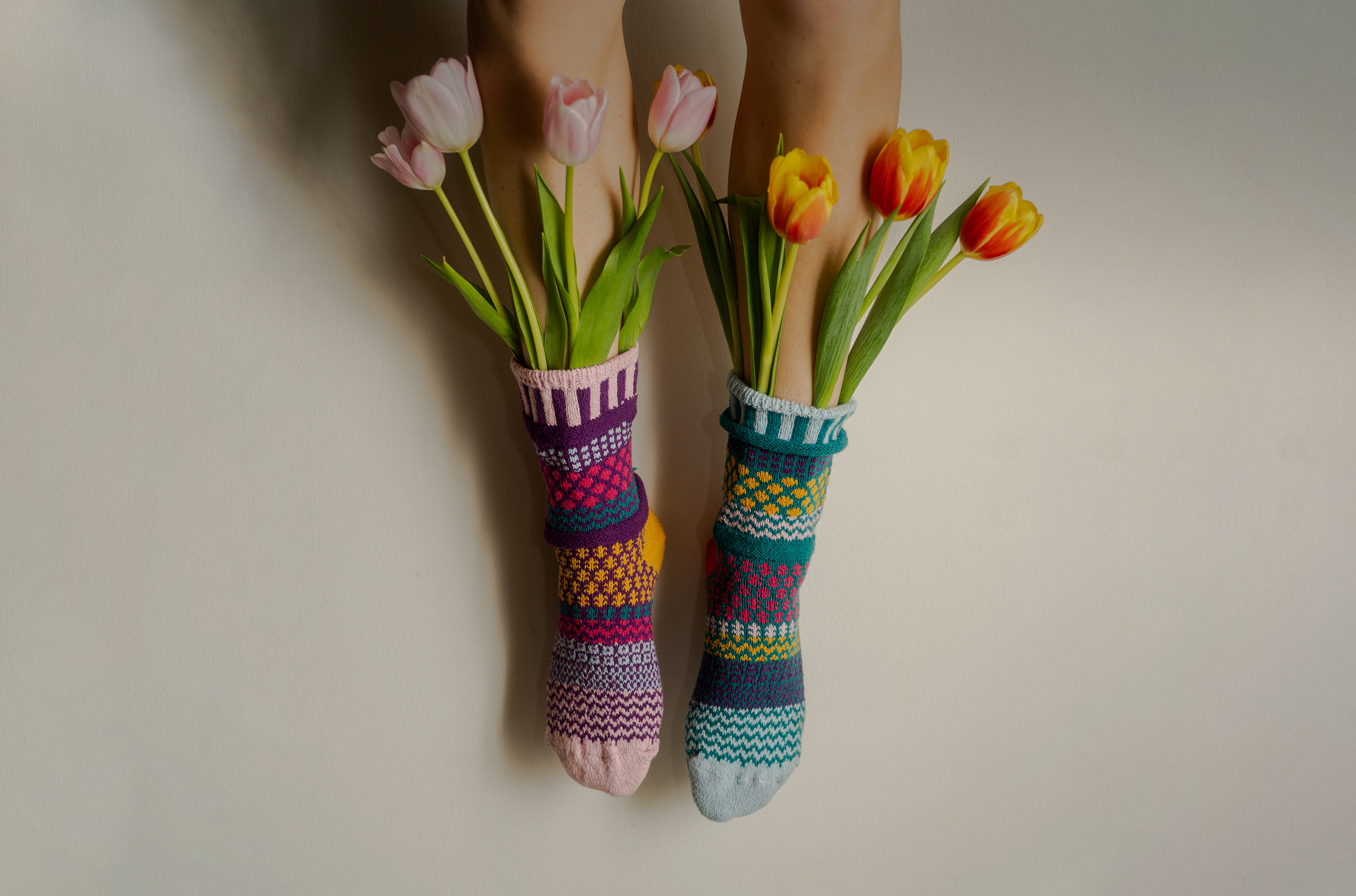 Humktnn| Petunia Crew Socks - A Colorful Burst of Spring Joy