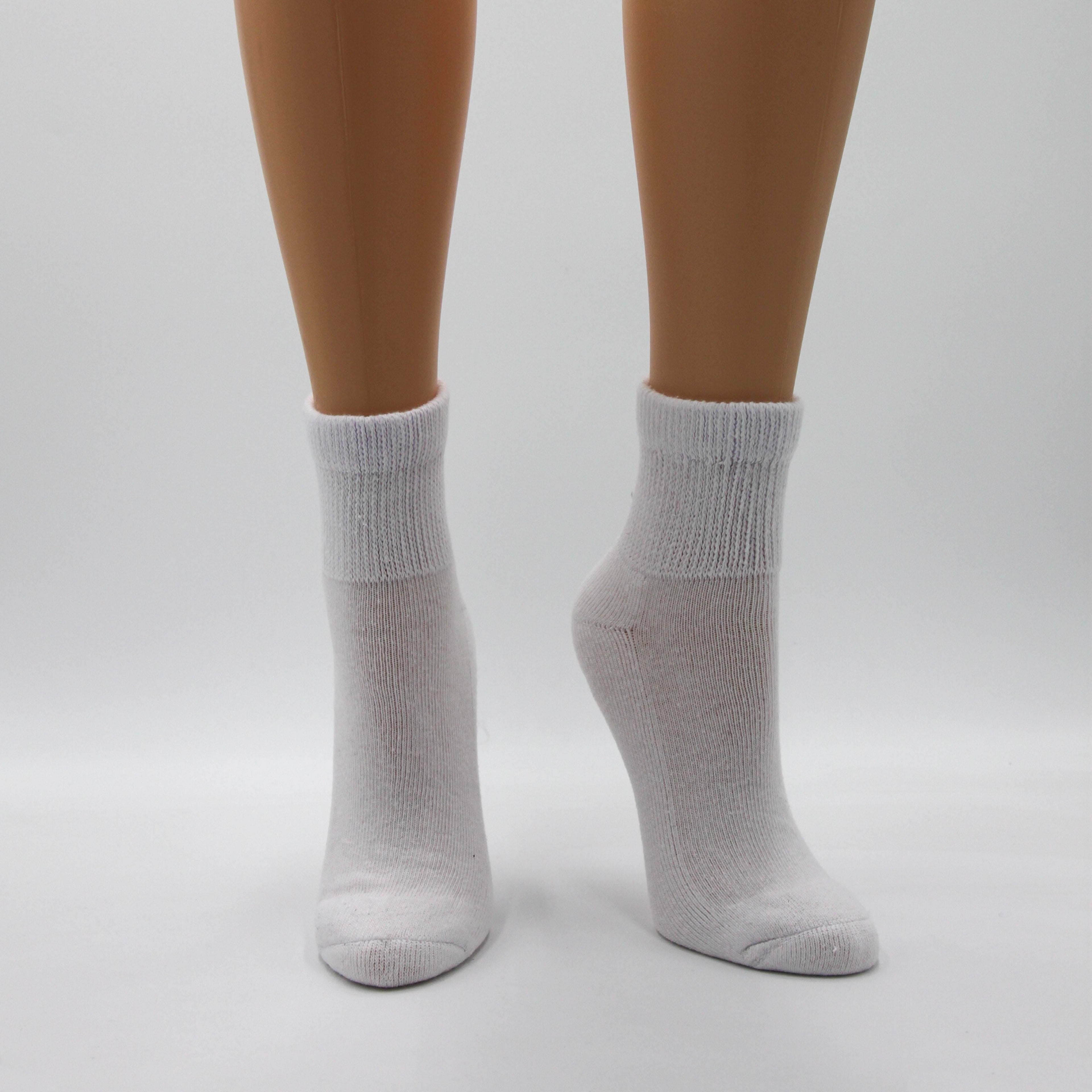 Humktnn | Women’s Diabetic Quarter Socks with Non-Binding Top & Cushion Sole – 3 Pair Pack