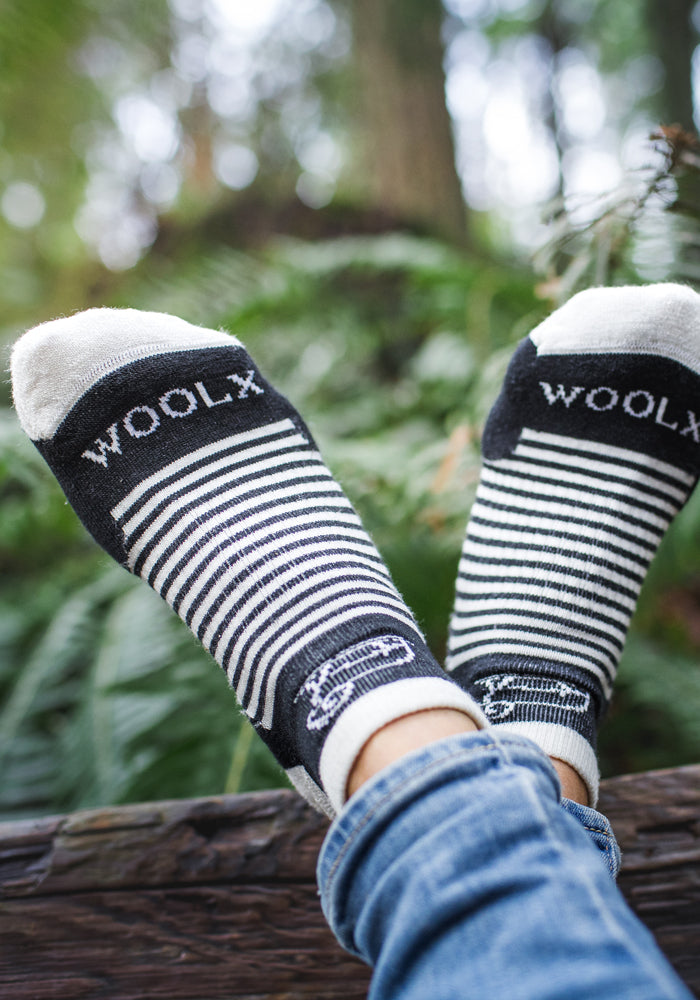 Humktnn | Women’s Merino Wool No Show Socks with Light Cushioning – Tuxedo Stripe