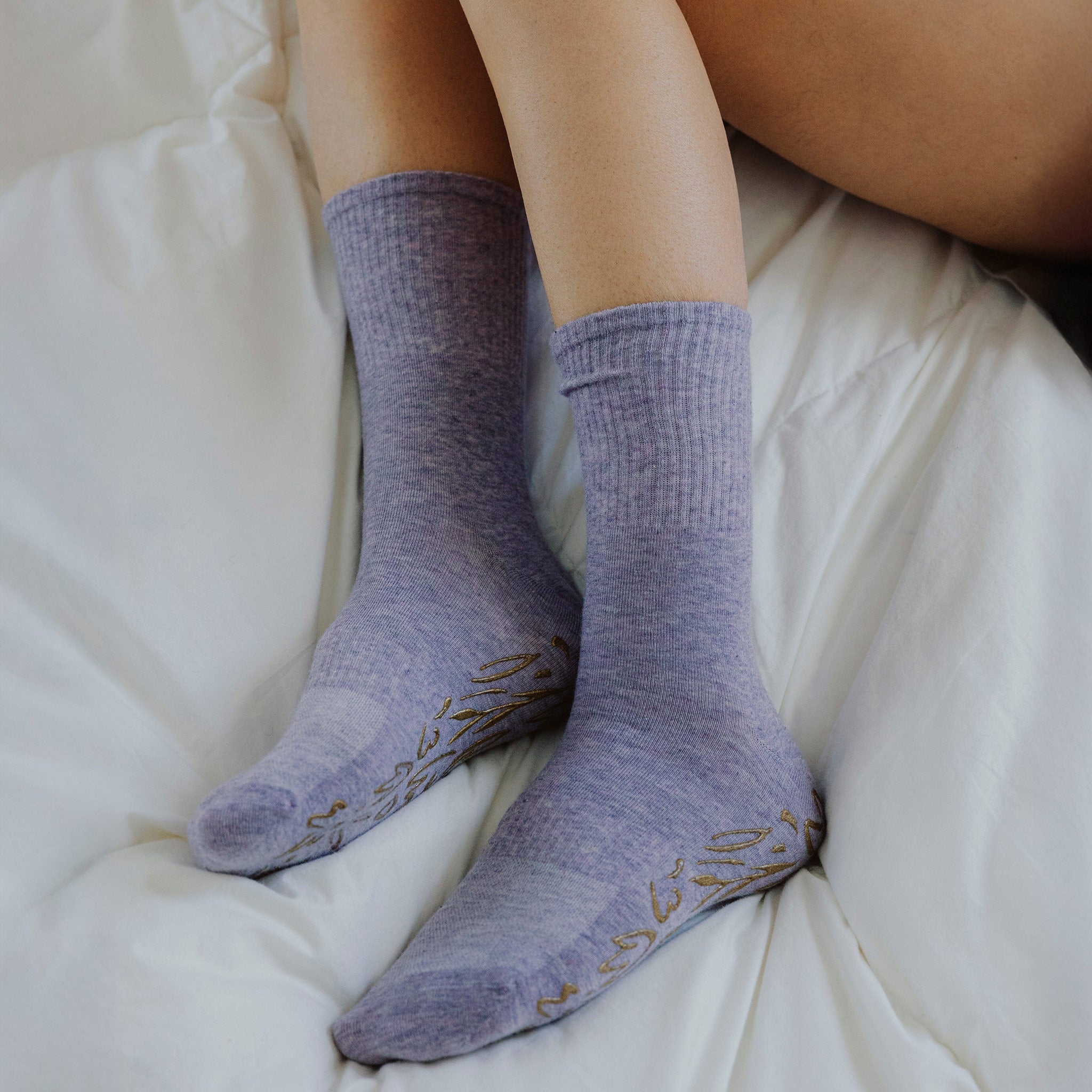 Humktnn | Adult Organic Cotton Grip Socks in Lavender – 2-Pair Pack