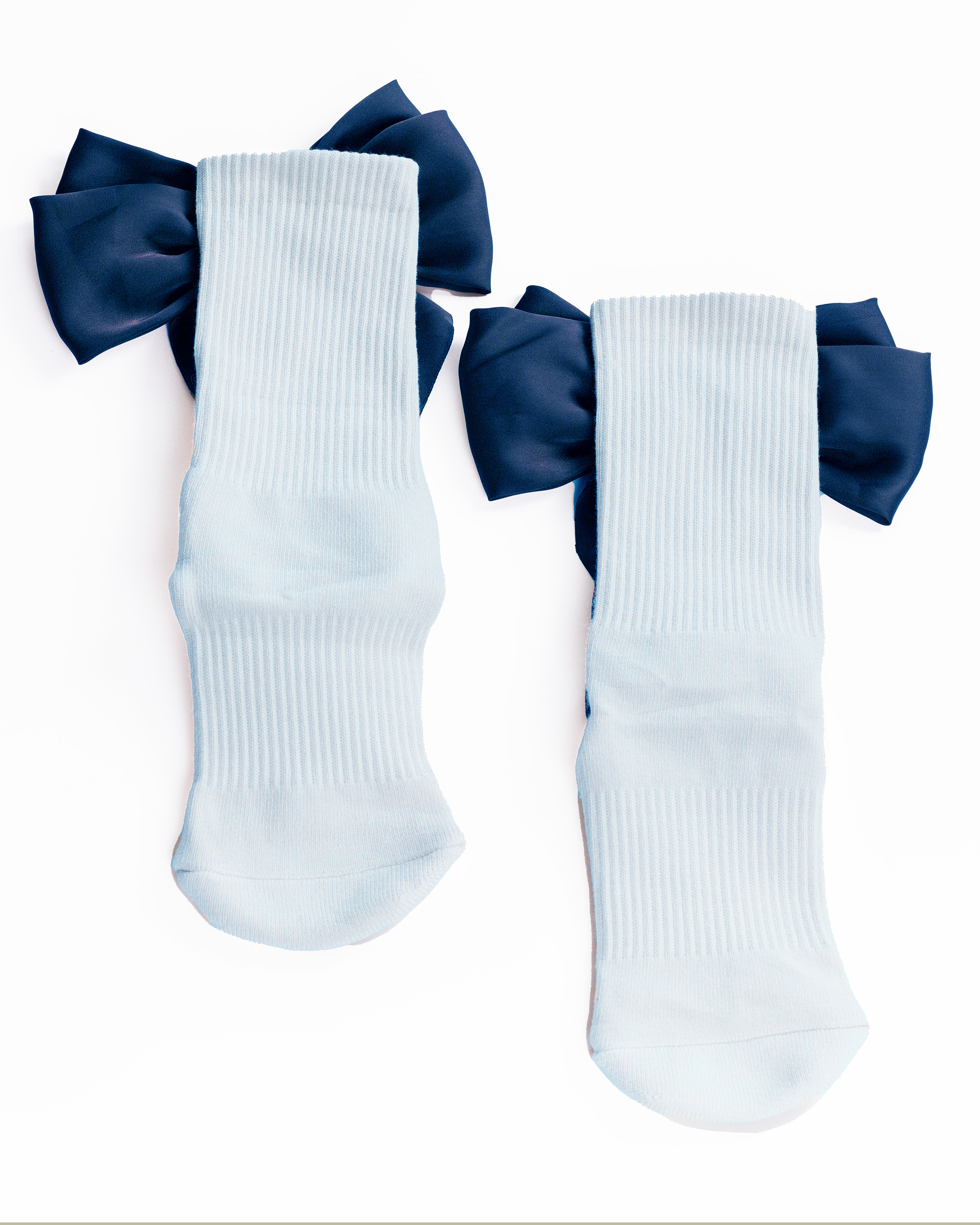 Humktnn | Women’s Crew Grip Socks with Bow Accent for Studio Training