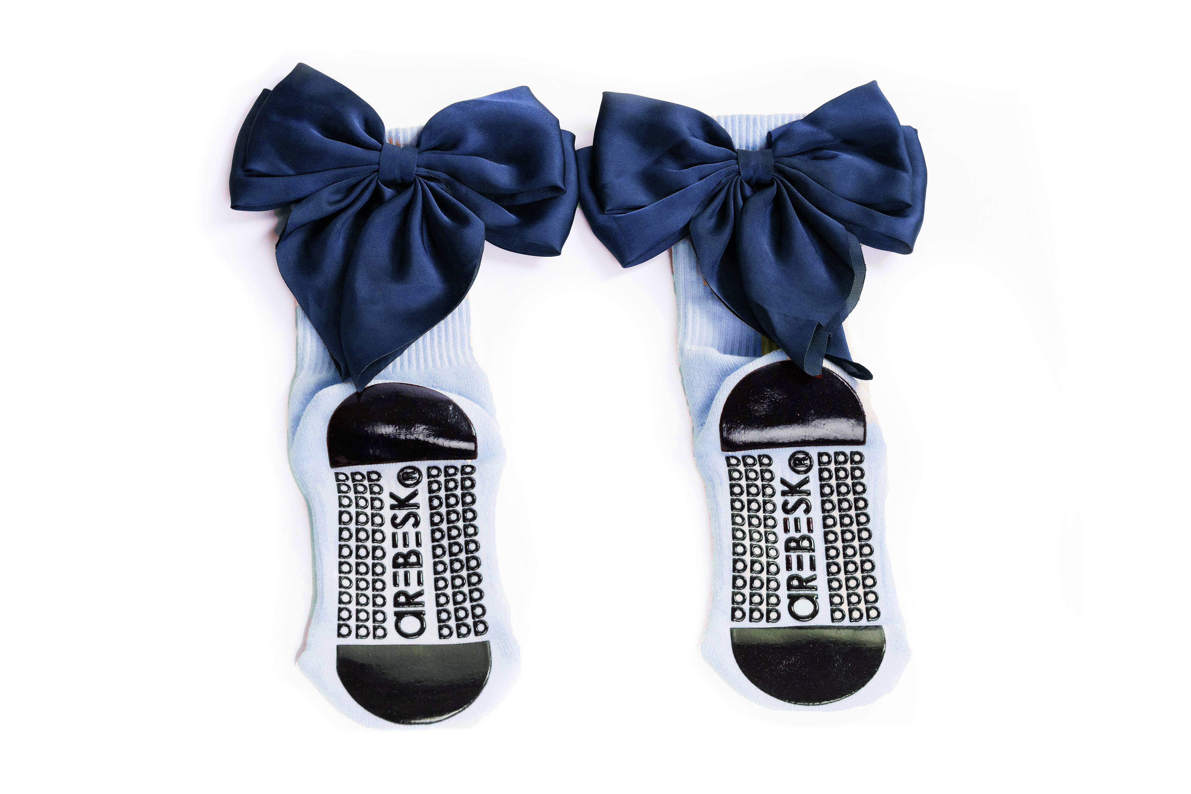 Humktnn | Women’s Crew Grip Socks with Bow Accent for Studio Training
