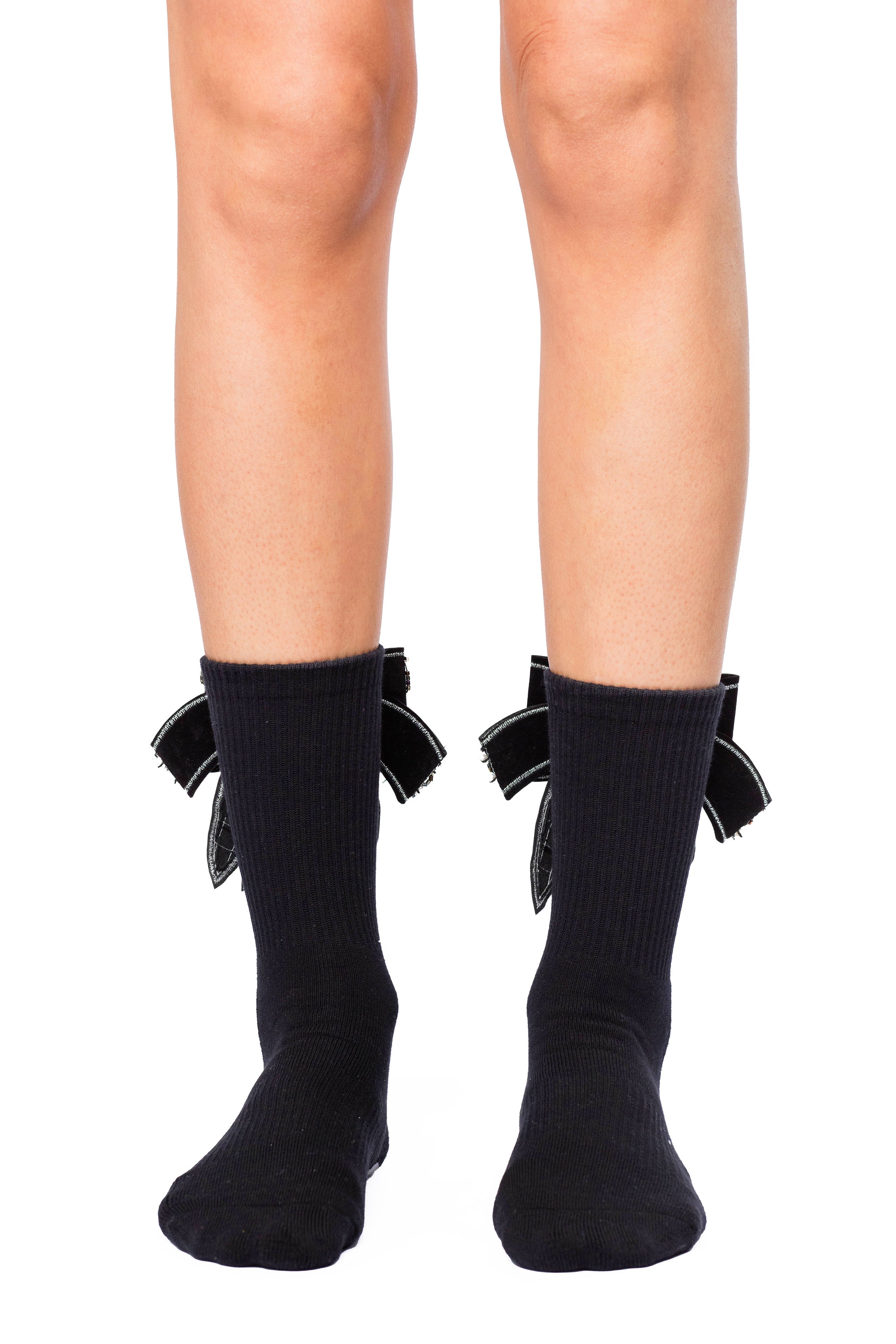 Humktnn | Women’s Crew Grip Socks with Bow Accent for Studio Training