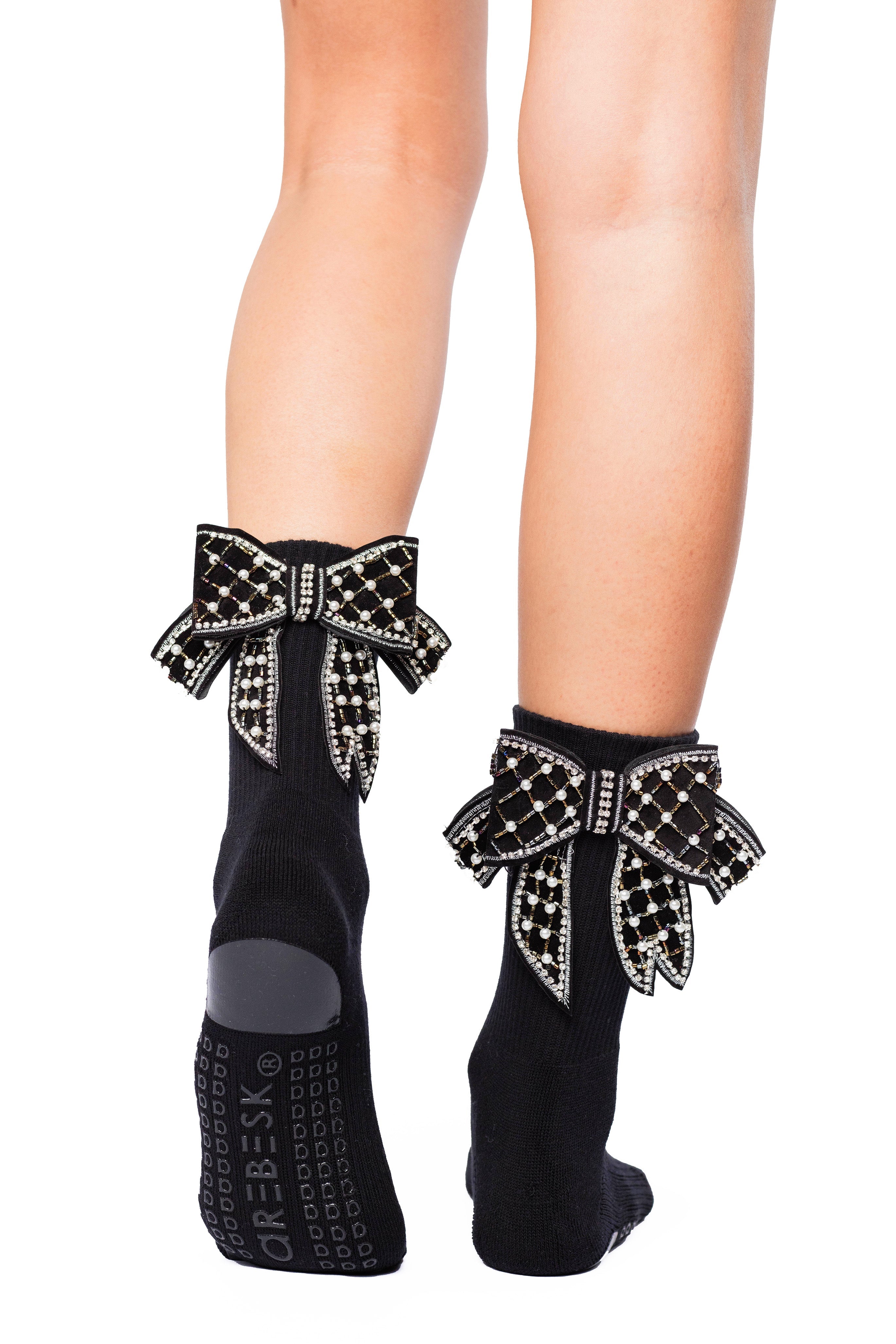 Humktnn | Women’s Crew Grip Socks with Bow Accent for Studio Training