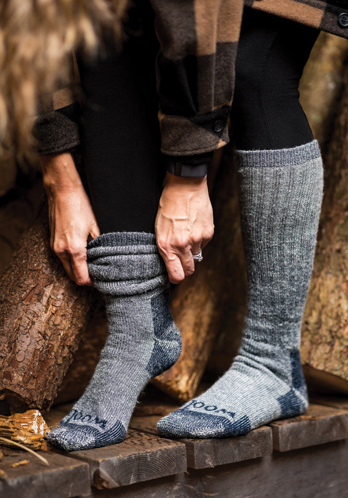 Humktnn| Women’s Heavyweight Over-The-Calf Merino Wool Socks for Extreme Cold