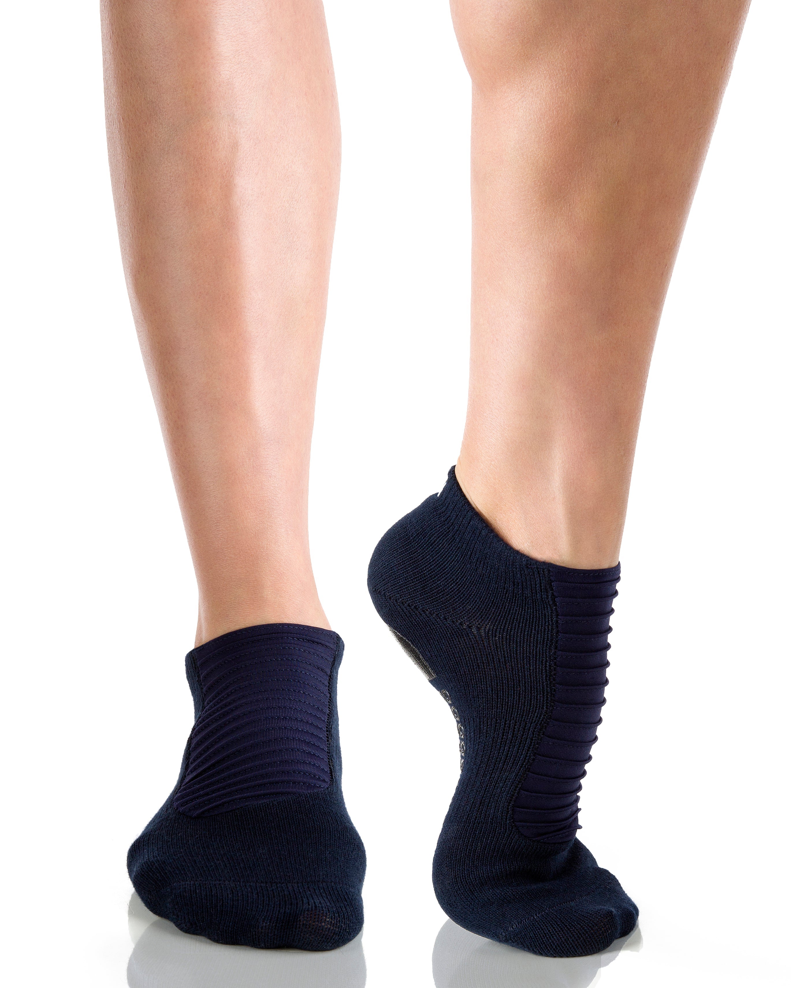 Humktnn | Women’s Closed Toe Grip Socks with Pleated Interior Panel Design