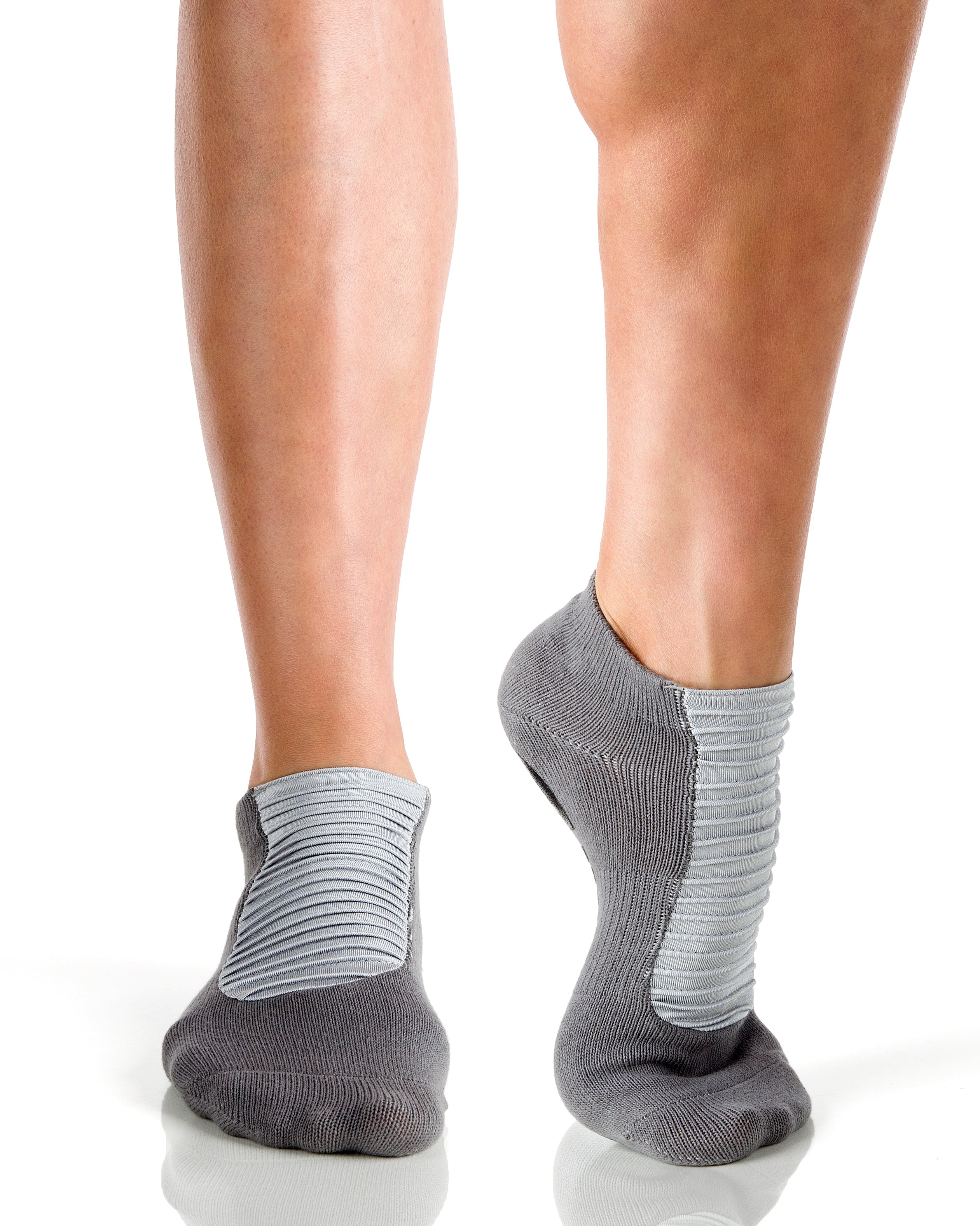 Humktnn | Women’s Closed Toe Grip Socks with Pleated Interior Panel Design