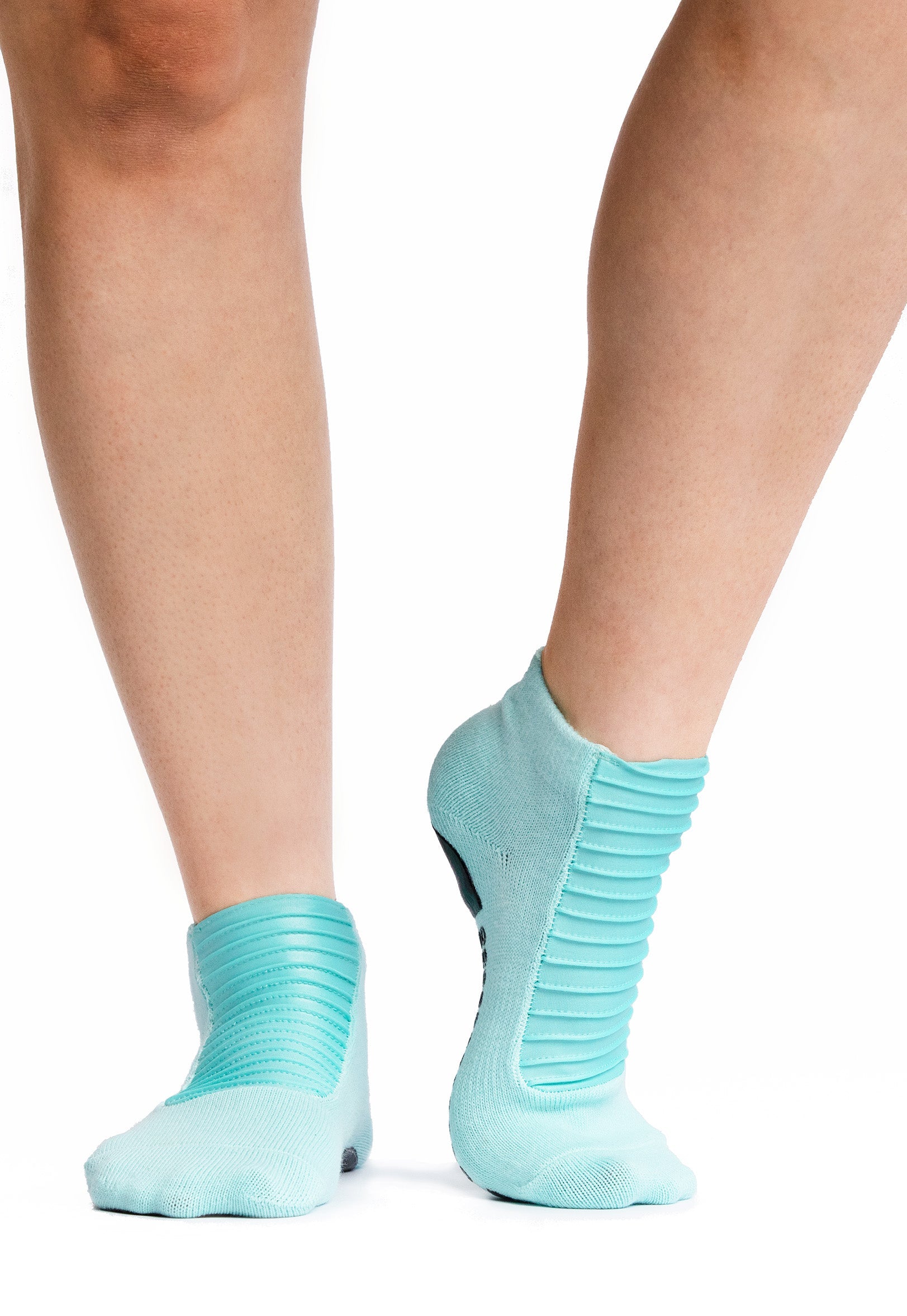 Humktnn | Women’s Closed Toe Grip Socks with Pleated Interior Panel Design
