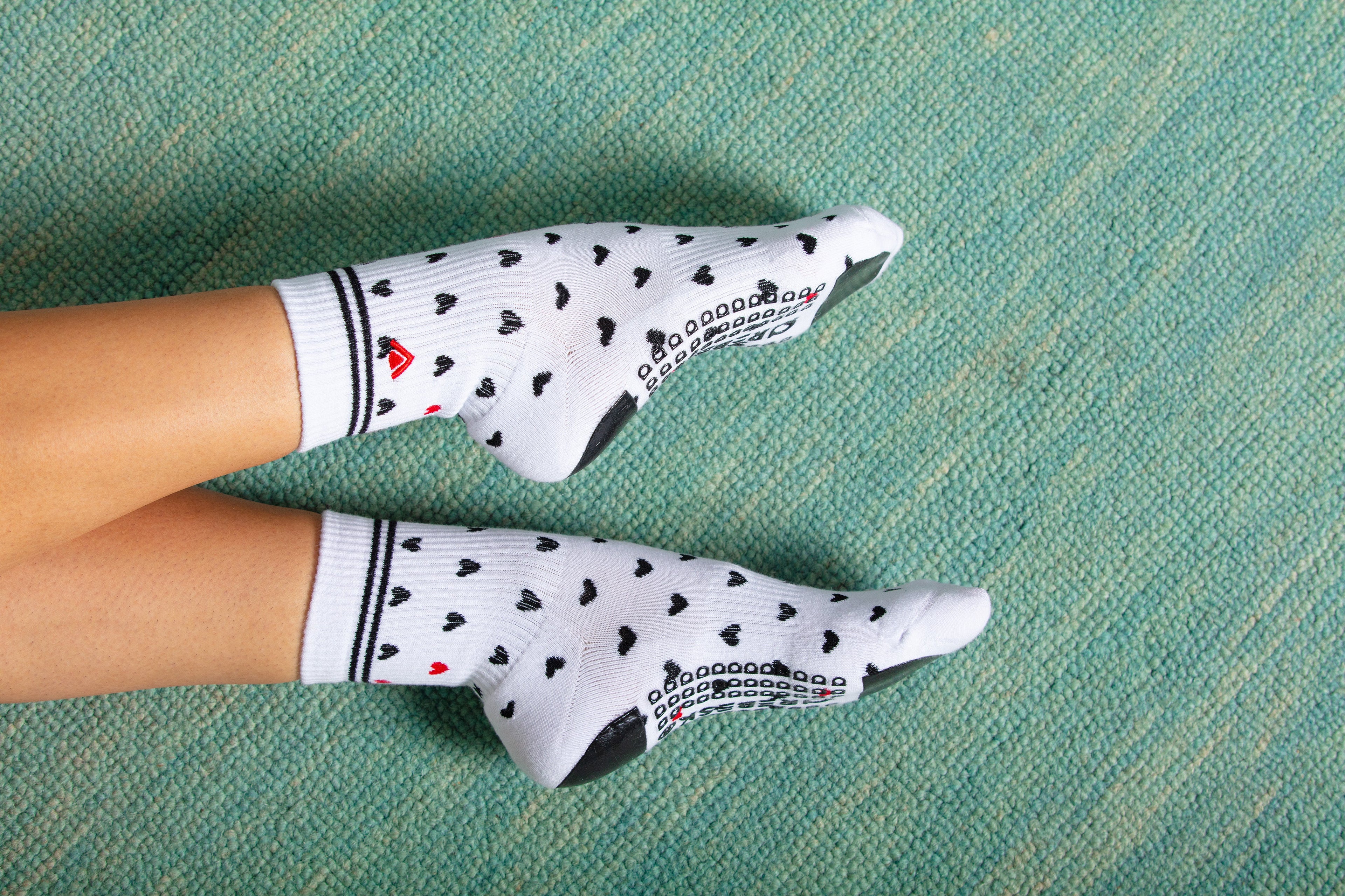 Humktnn | Women’s Classic Crew Grip Socks with Striped Design and Non-Slip Sole