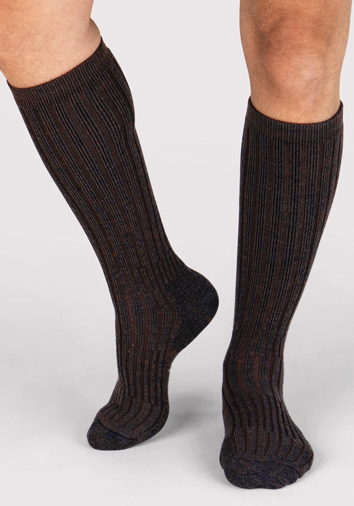 Humktnn | Men’s Midweight Merino Wool Mid Calf Socks with Silk Blend – Dark Espresso