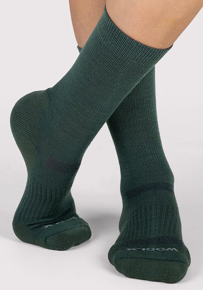 Humktnn | Women’s Lightweight Merino Wool Crew Socks with Light Cushion, Forest Green