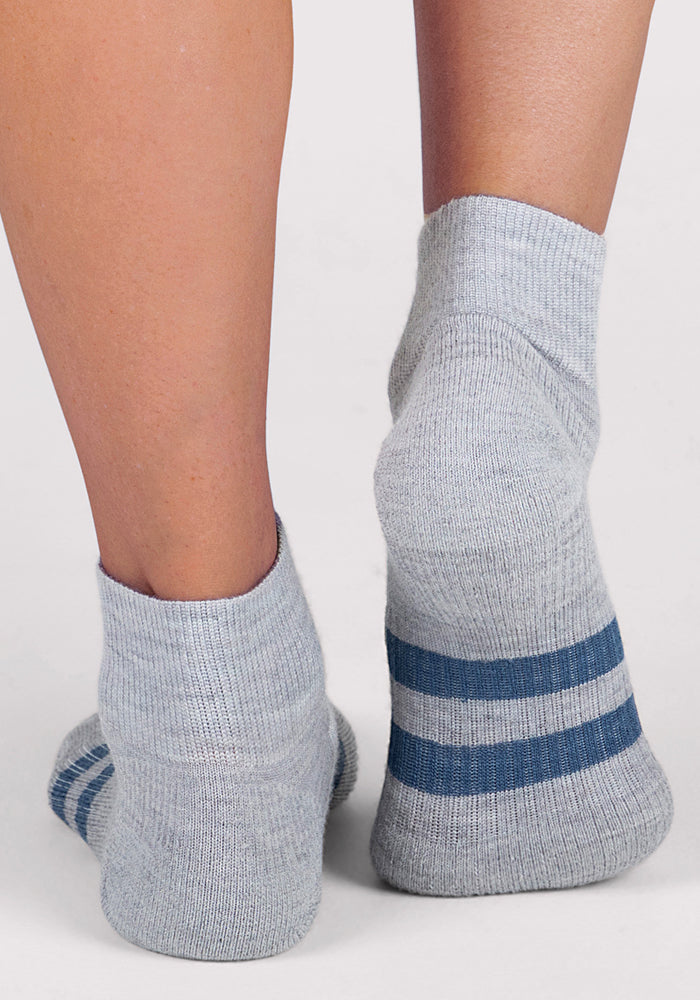 Humktnn | Women’s Lightweight Merino Wool Ankle Socks, Breathable Low-Cut Socks in Grey