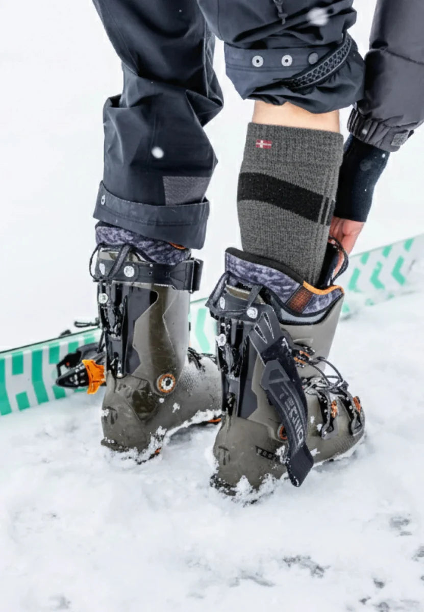Humktnn| Merino Compression Socks for Cold-Weather Skiing & Recovery