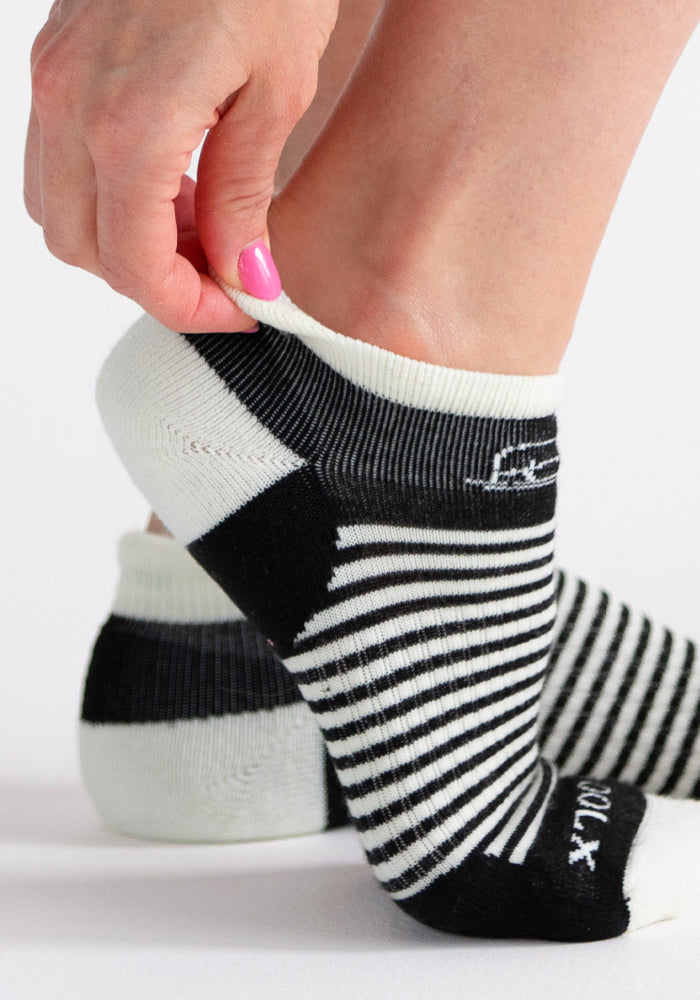 Humktnn | Women’s Merino Wool No Show Socks with Light Cushioning – Tuxedo Stripe
