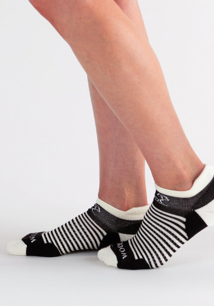 Humktnn | Women’s Merino Wool No Show Socks with Light Cushioning – Tuxedo Stripe