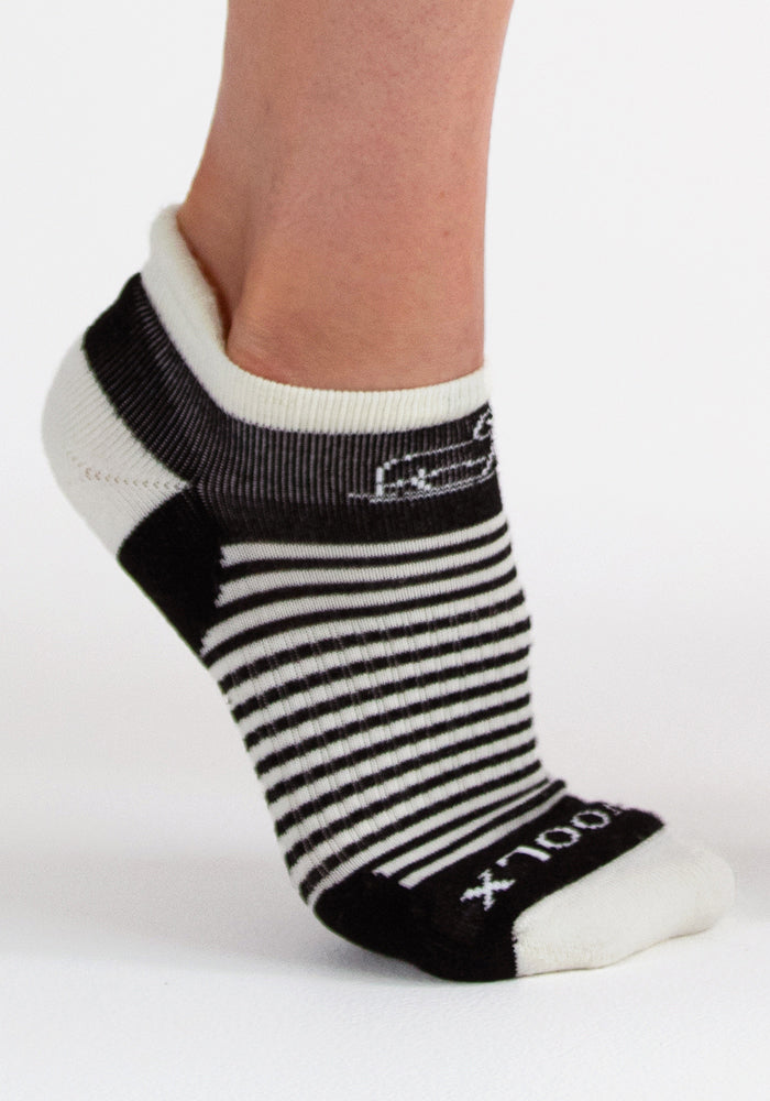 Humktnn | Women’s Merino Wool No Show Socks with Light Cushioning – Tuxedo Stripe